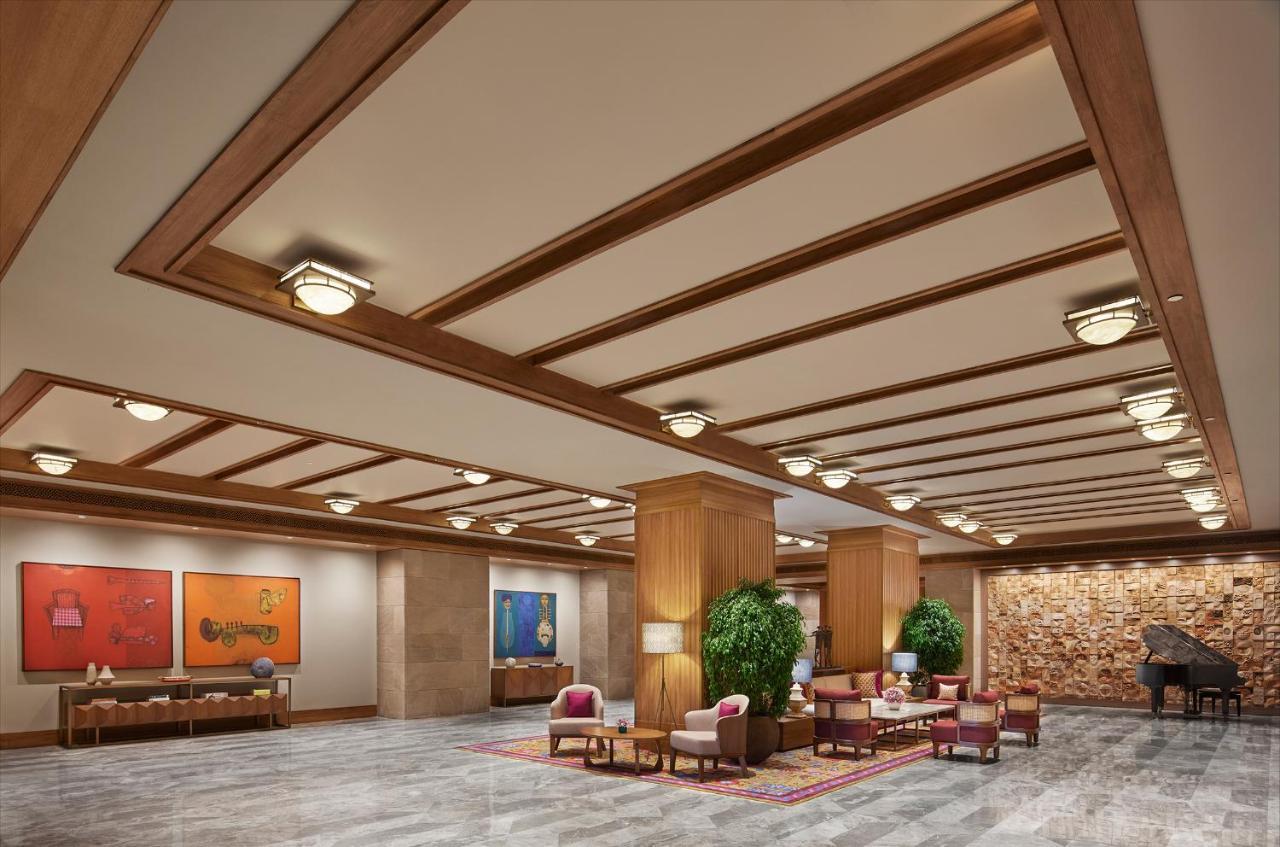 Taj City Centre New Town, Calcutta Buitenkant foto The lobby of the hotel