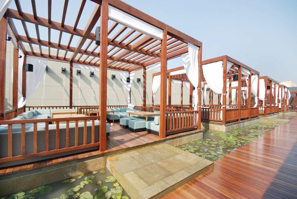Taj City Centre New Town, Calcutta Interieur foto The Sky Bar